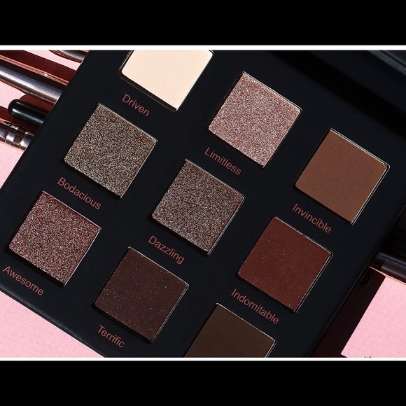 Realher Do Your Squats Eyeshadow Palette. Made in USA. Application tips incl. - Picture 2 of 5